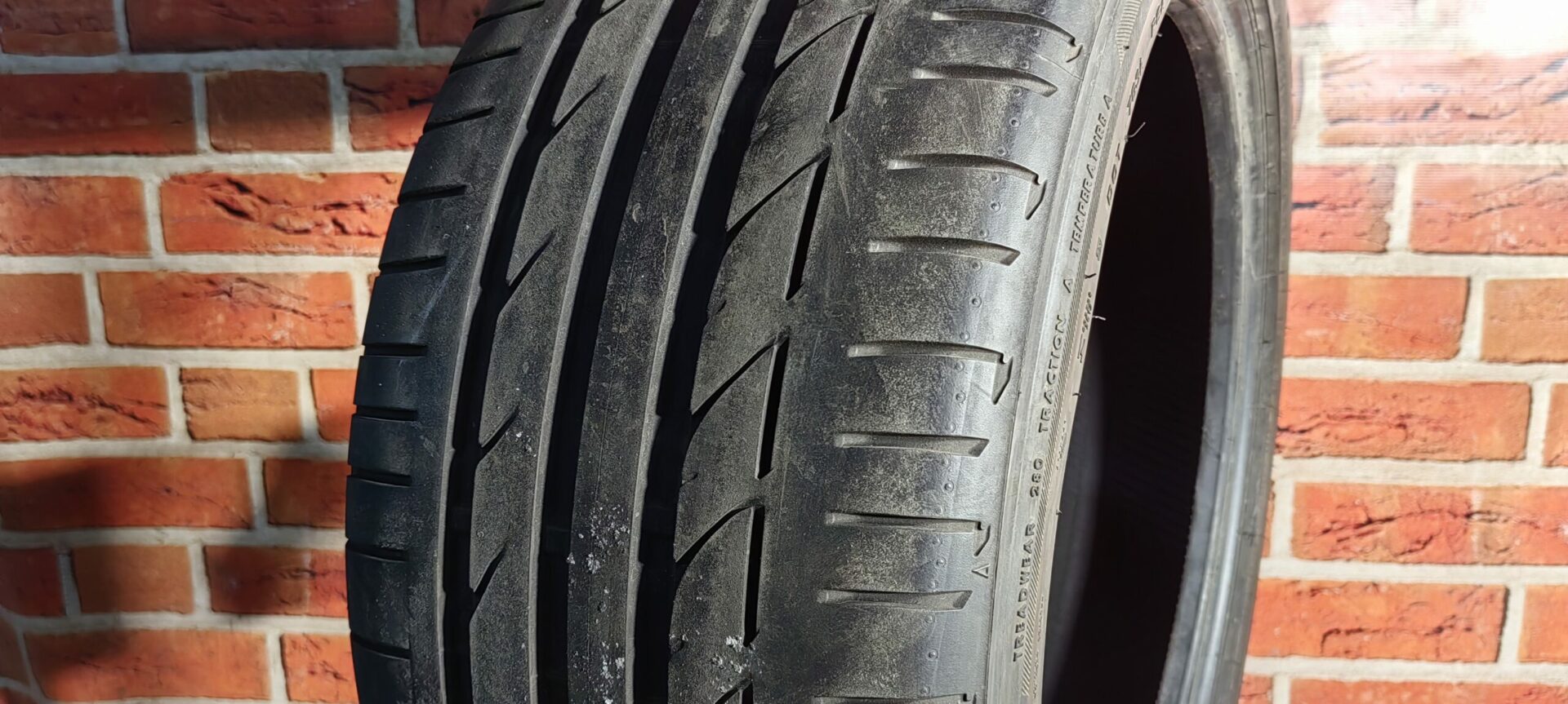 Bridgestone Bridgestone 255/40 R18 Bridgestone