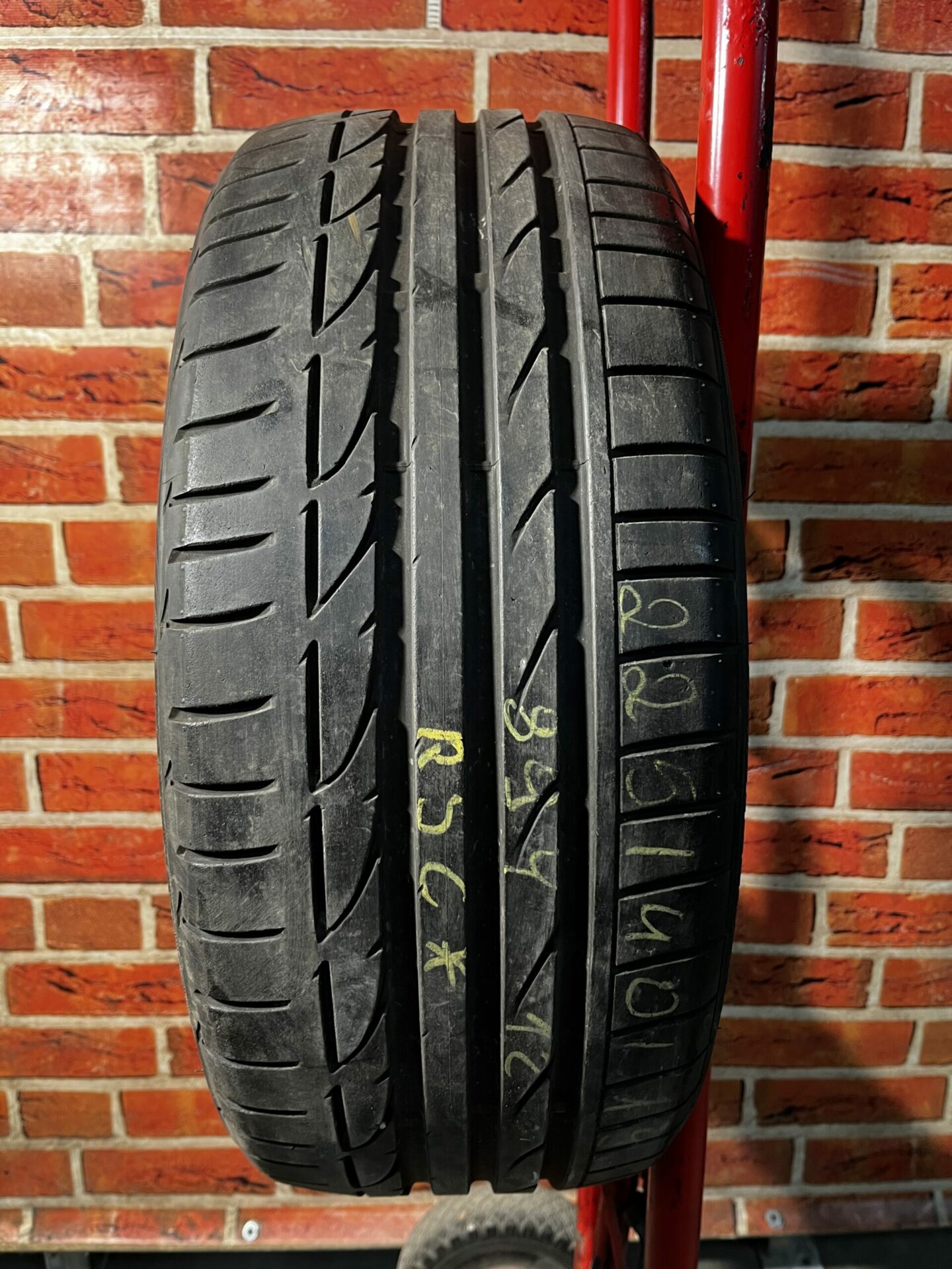 Bridgestone Bridgestone 225/40 R19 Bridgestone
